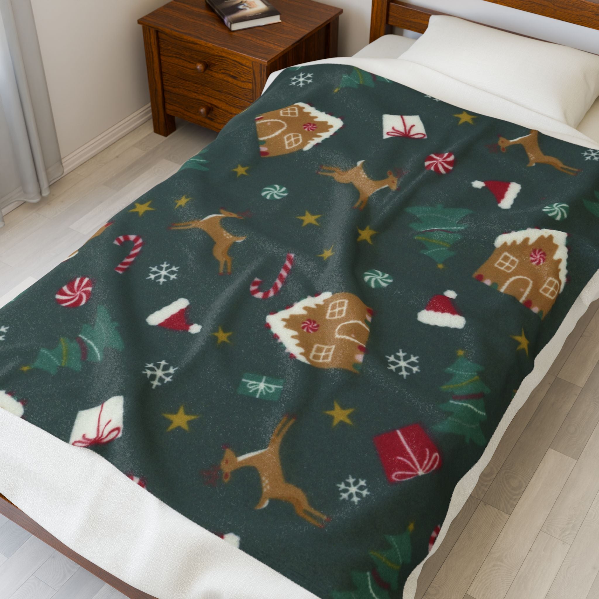 Cozy Holiday Velveteen Plush Blanket - Festive Reindeer & Gingerbread Design, Perfect for Christmas Decor, Gift, and Snuggling